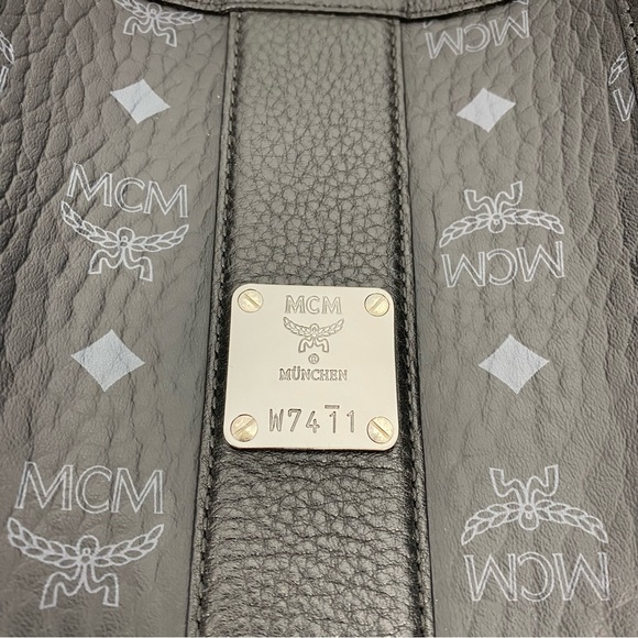 MCM Black Medium Liz Reversible Visetos Shopper - Picture 5 of 10